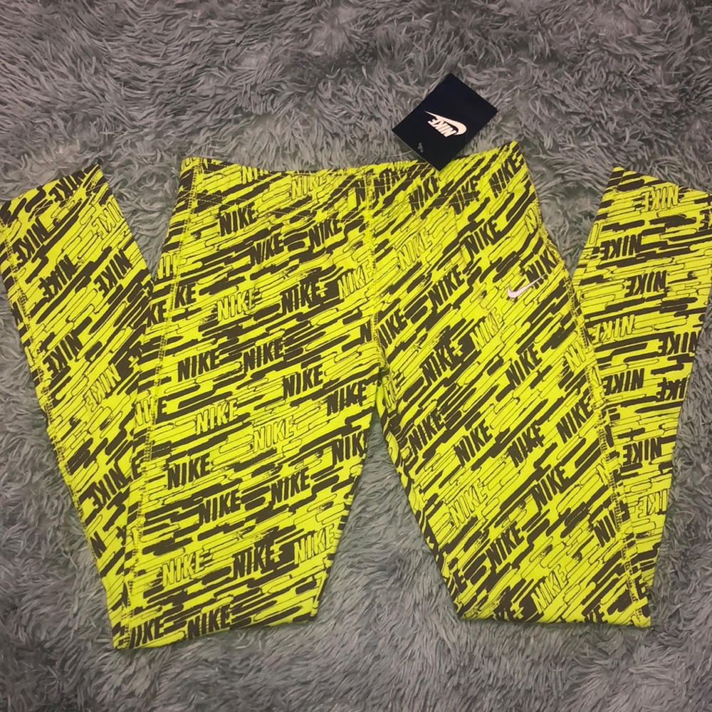 Girls Nike Leggings